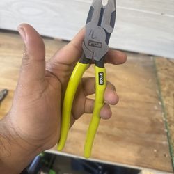 Ryobi 8” Linesman Pliers High Leverage CrV Steel Comfort Multi-Grip Zone 