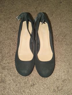 Black short wedges