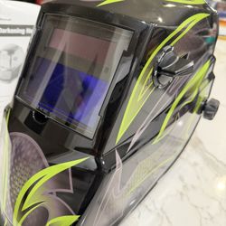 Lincoln Electric Auto-Darkening Welding Helmet with Variable Shade Lens No. 9-13 (1.73 × 3.82 in. Viewing Area, Galaxis Design