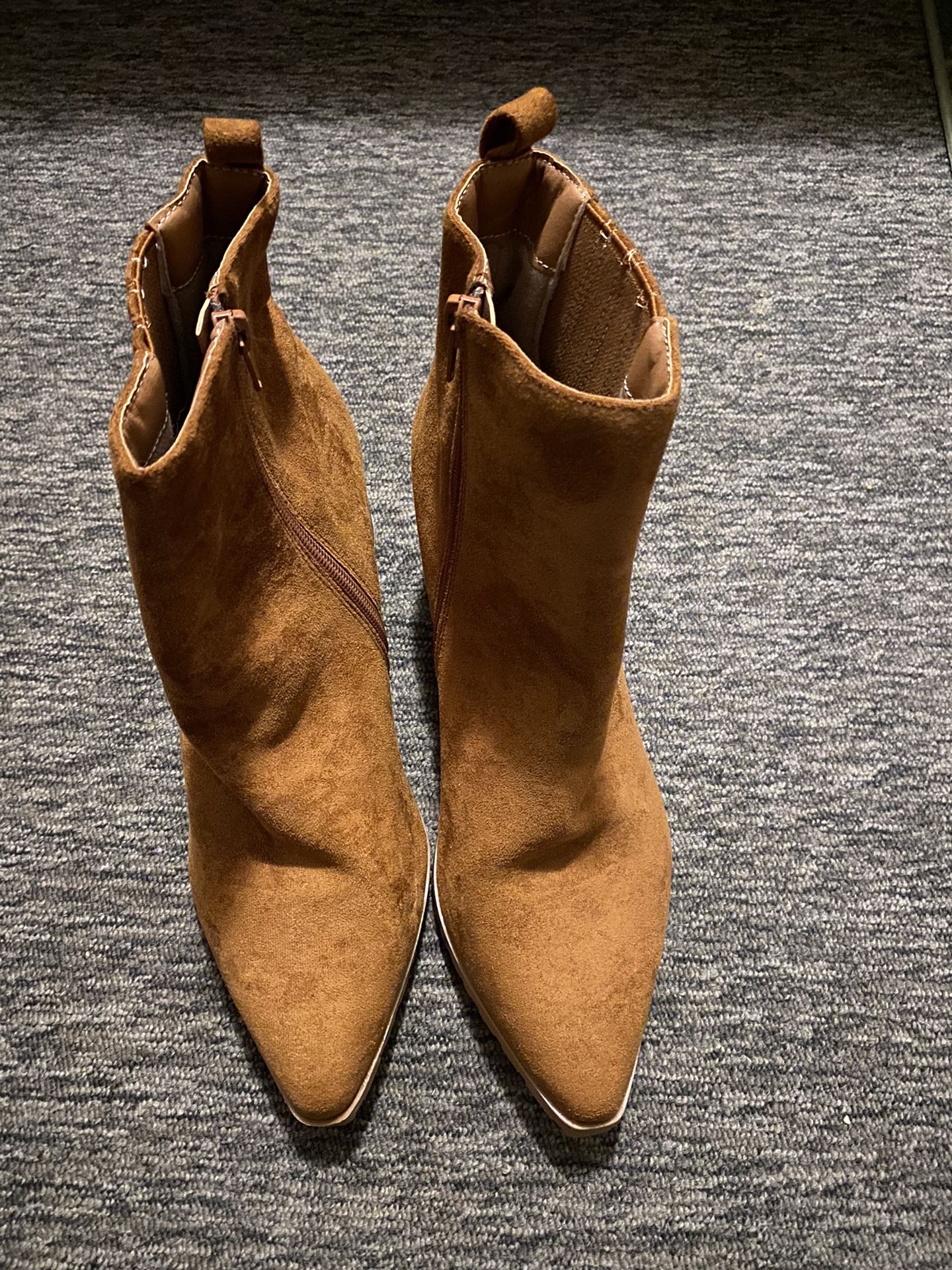 vevet gold boots