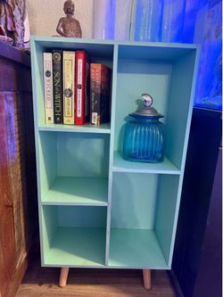 Tiffany Green- bookshelf