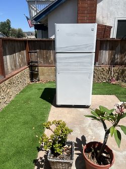 Free refrigerator fridge non-working