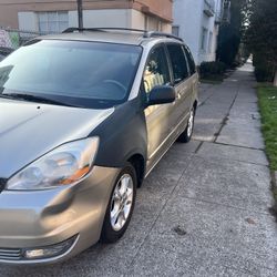 2004 Toyota Sienna