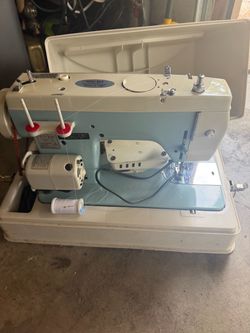 Vintage Sewing Machine with Carry Case