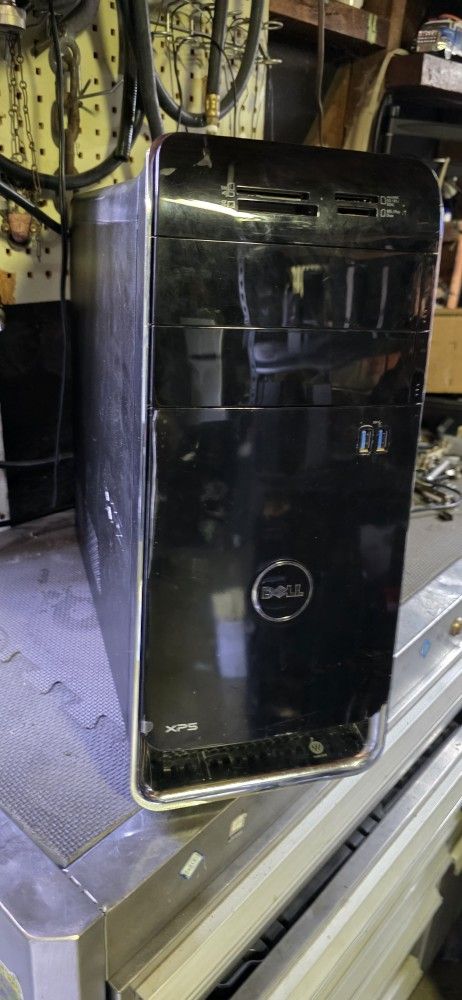 Dell XPS Gaming PC. i7-CPU-3.40GHz
16GB Ram 1TB HDD. GPU: GTX 4GB.