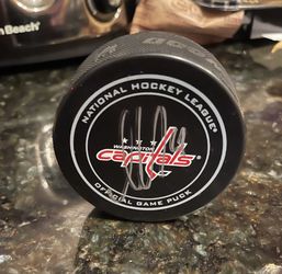 Signed Nicklas Backstrom Puck