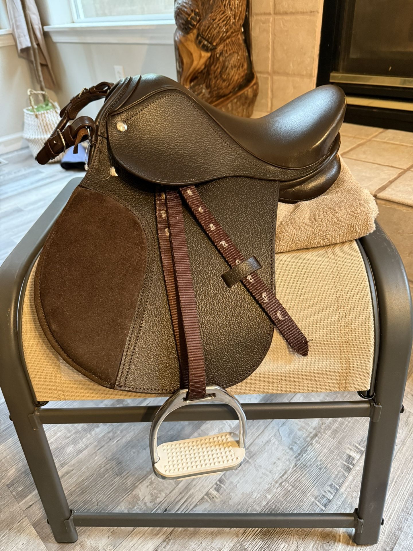 12” Brown English Saddle(Great Condition)
