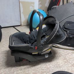 Graco Snugride Click Connect With Base