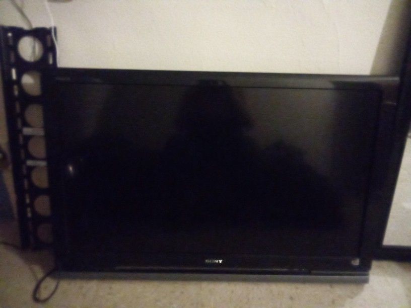 42 Inch Sony TV