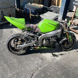 04 Kawasaki Zx636R 