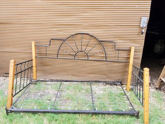 Day bed TWIN SIZE black  frame