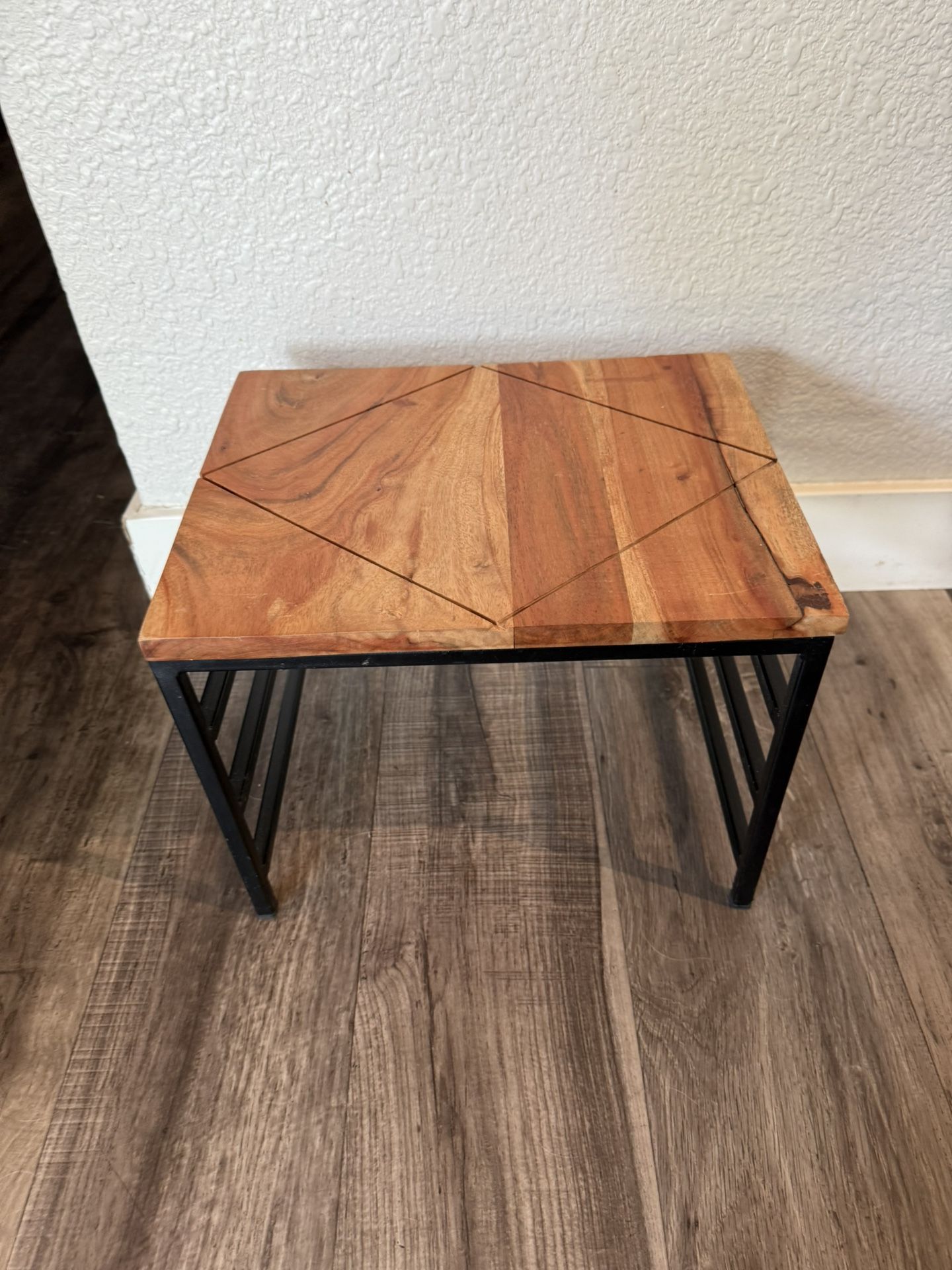 Small Table plant Stand/Metal And Wood