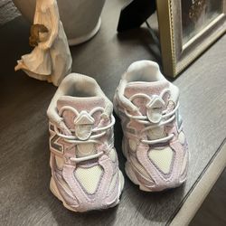 Baby Pink New Balance 