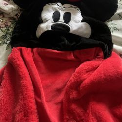 Disney Minnie Oversized Hoodie Robe Blanket. Comfortable and perfect for lounging. See pictures New no tags. Great Gift