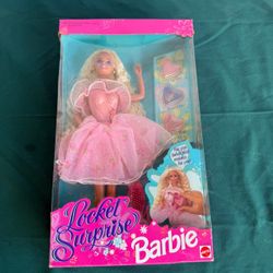 Barbie Locket Surprise Doll Vintage 1993 Mattel 10963 new in box. READ DESCRIPTION  Box has shelf wear Barbie never out of box Inspect to your satisfa