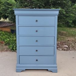 5 Drawer Blue Wood Dresser