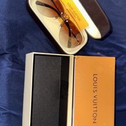 Louis Vuitton Aviators Like New With Box And Authentic Card 