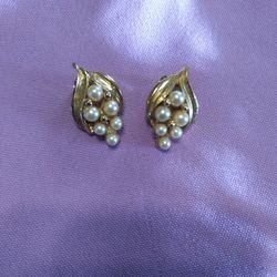 Vintage Clip-on Earrings Faux Pearl