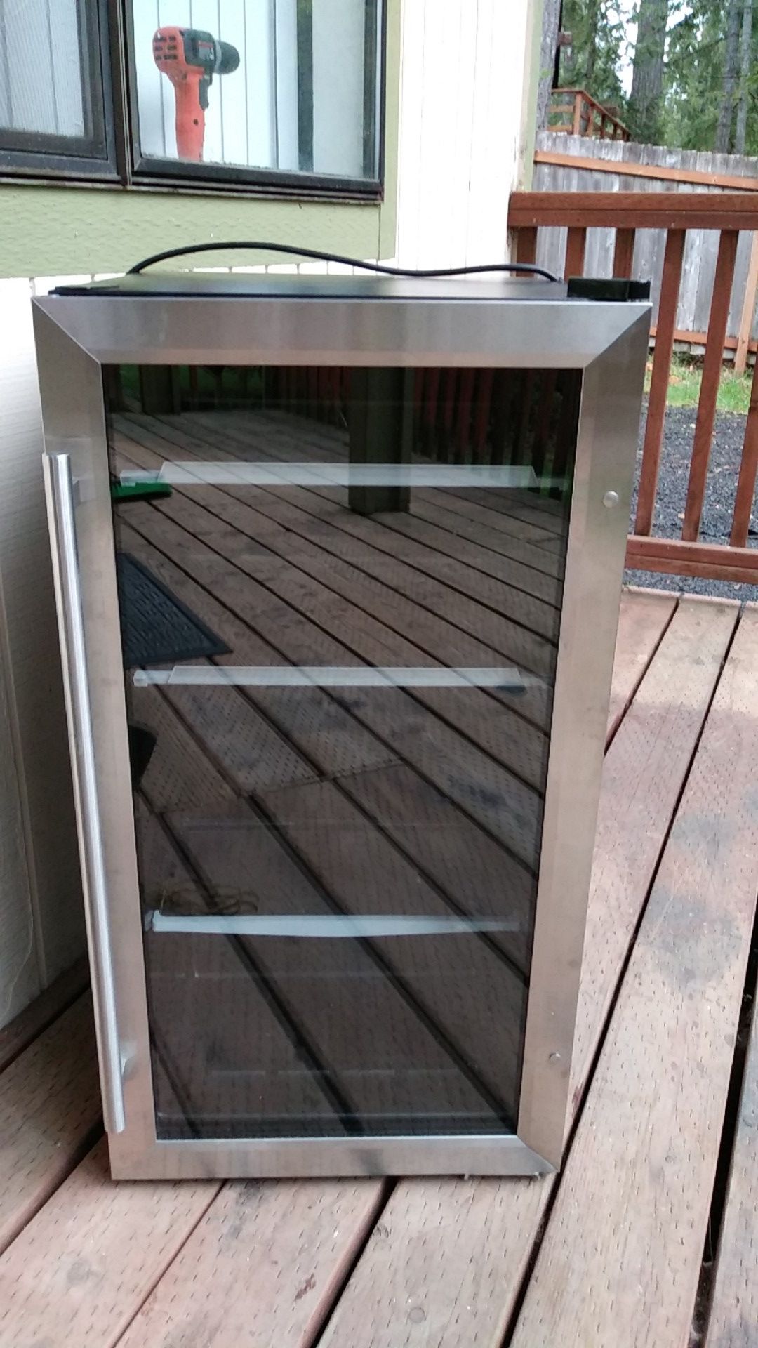 Vissani Beverage Cooler/mini fridge for Sale in SKOK, WA OfferUp
