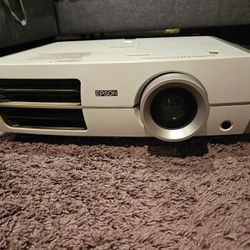 Epson Powerlite Home Cinema 8350 Package - 80" Screen & Spare Lamp