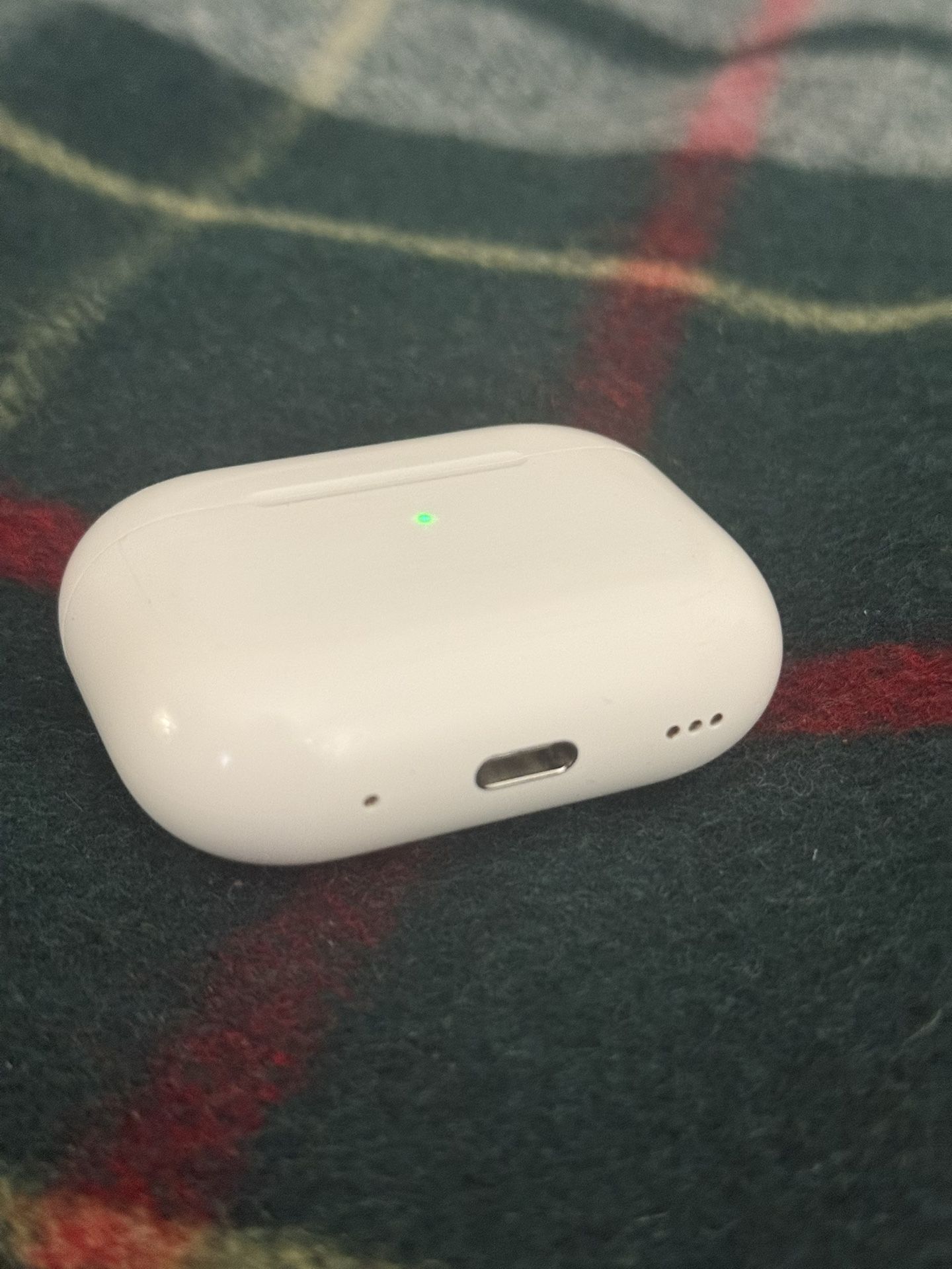 Apple AirPod Pro 2 MagSafe Charging CASE