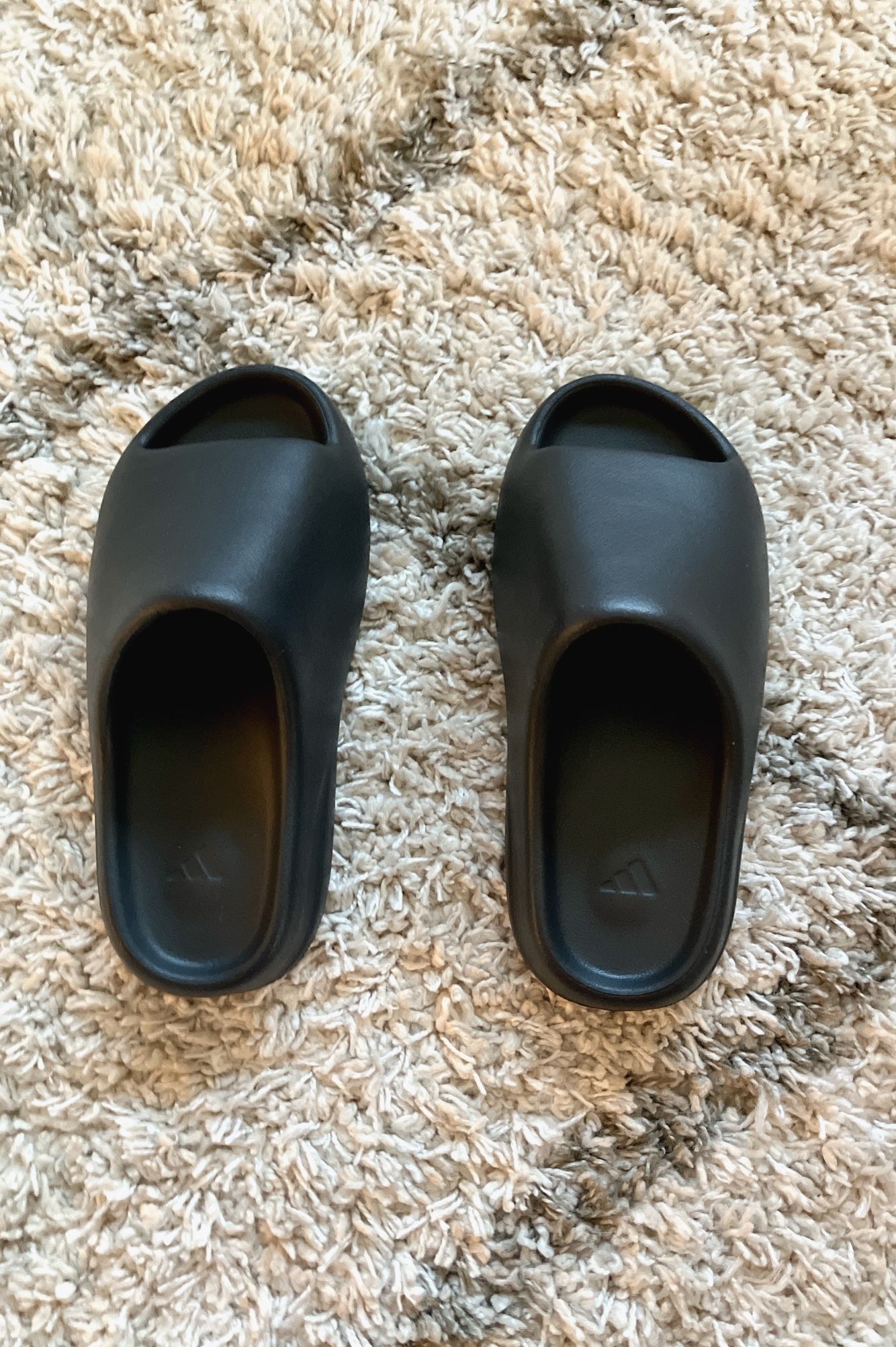 Onyx Yeezy Slides BRAND NEW
