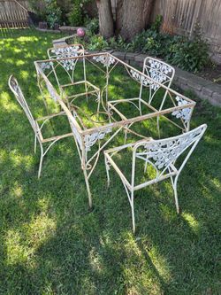 Vintage Patio Table with Chairs