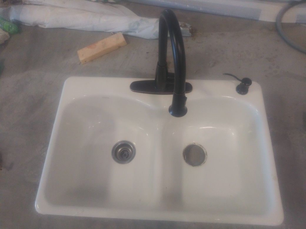 Cast Iron 50/50 Kohler Sink With Faucet Sprayer Combo Hand Soap Dispenser