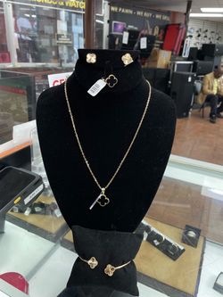 Gold Clover Jewelry Set