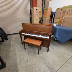 1983 Baldwin Hamilton, 
Free delivery & tuning INCLUDED!
(PRICE IS NEGOTIABLE)