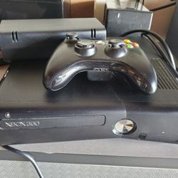 Xbox 360 Console And 1 Controller 