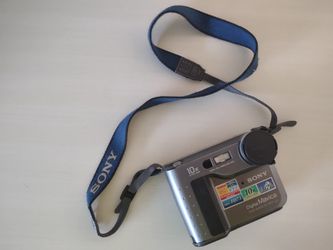 Sony Mavica MVC-FD73  Vintage Digital Disc Camera