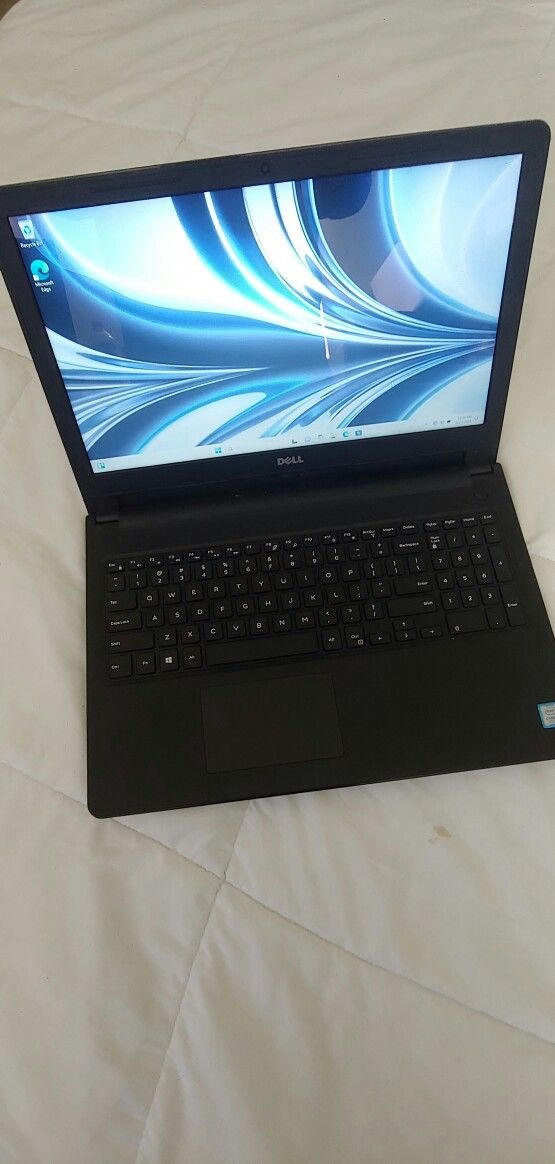 DELL LAPTOP 15" UNLOCKED WINDOWS 11 8GB RAM 128ssd COMPUTER FREE CHARGER works great