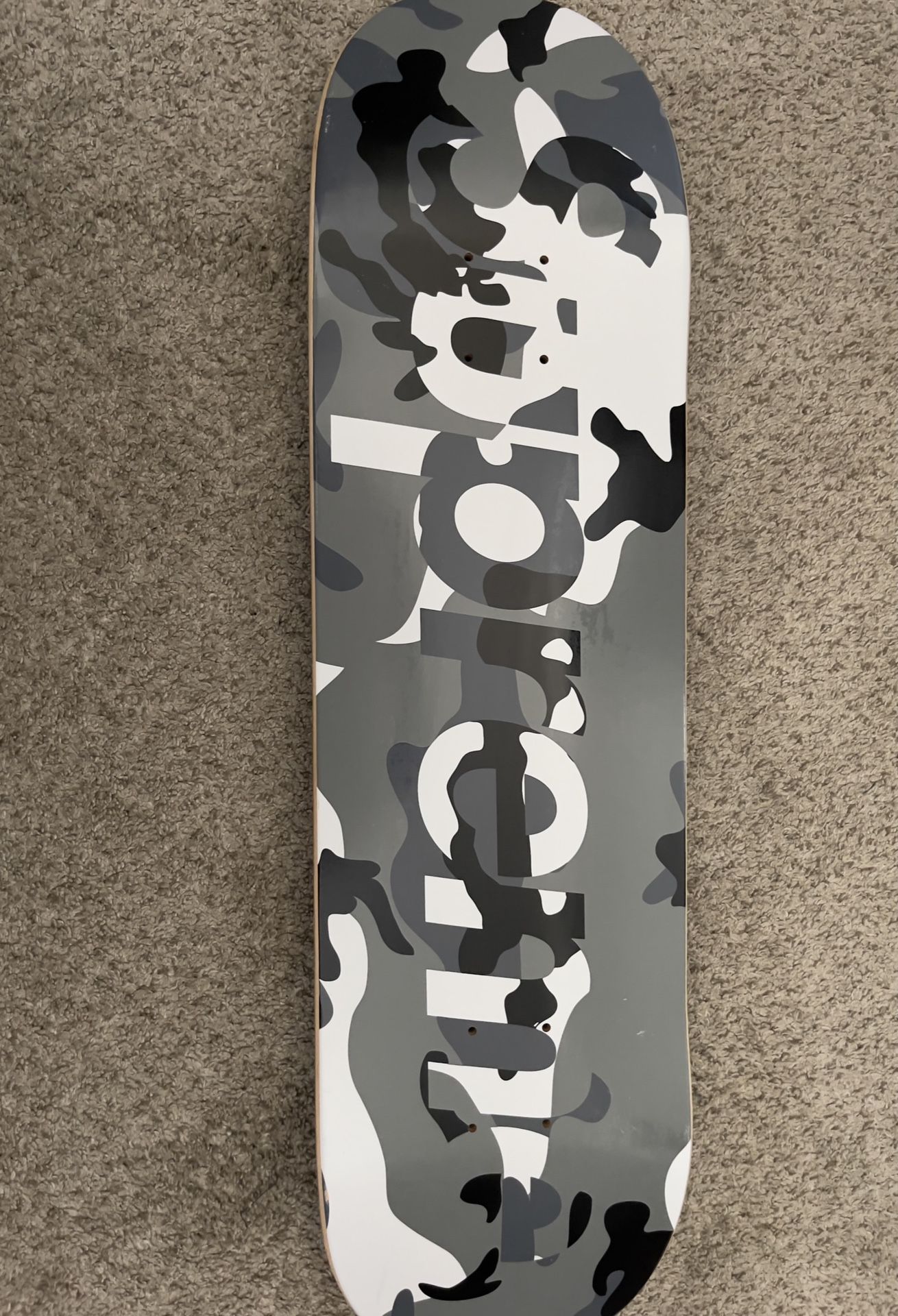 新品 Supremeデッキ Camo Logo Skateboard 8.125