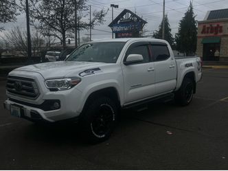 2021 Toyota Tacoma SR5 Pick Up