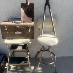 Vintage Chairs & Decor
