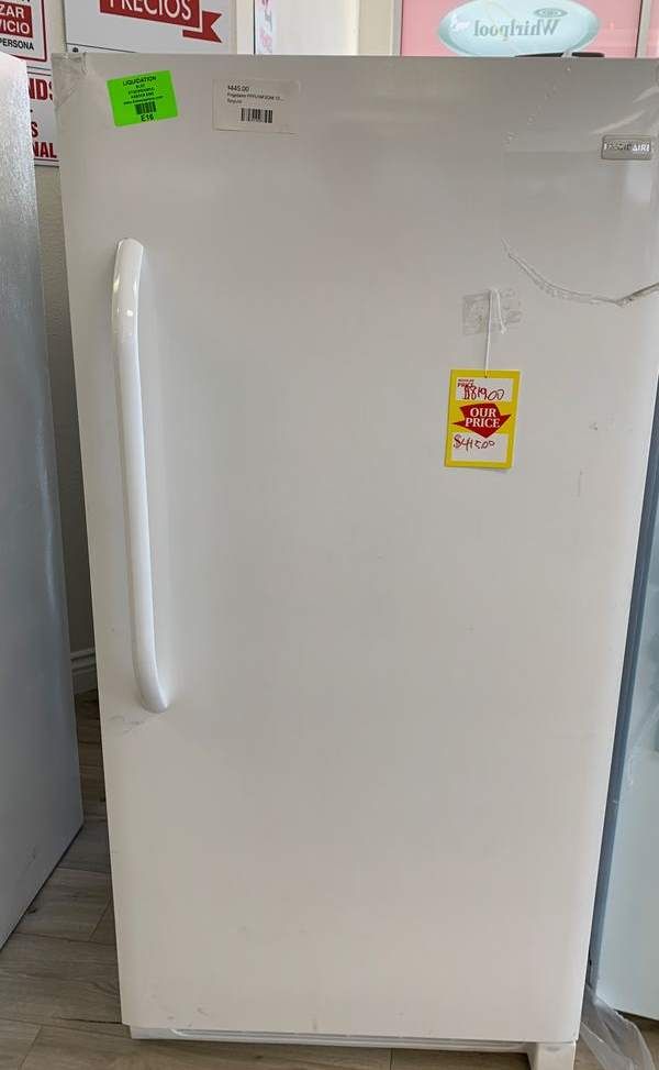 Freezer Frigidaire! Standing deep freezer! Comes with warranty 4DR3