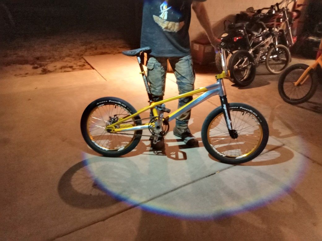 RIFT XXL Custom Build Race Bike Only Speed line Forks & Hub, Envy Wheels, Tioga Power Block Tires 20 x 1.95 LSP Cranks, Brake Bars & Bottom Brackets.
