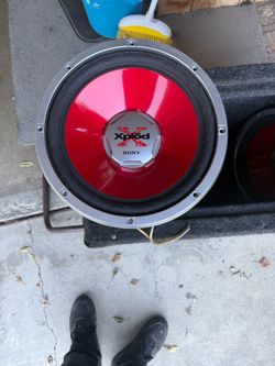 Speakers a Pair of Sony Xplod Car Subwoofers in Dual Box - 1100W Max Each