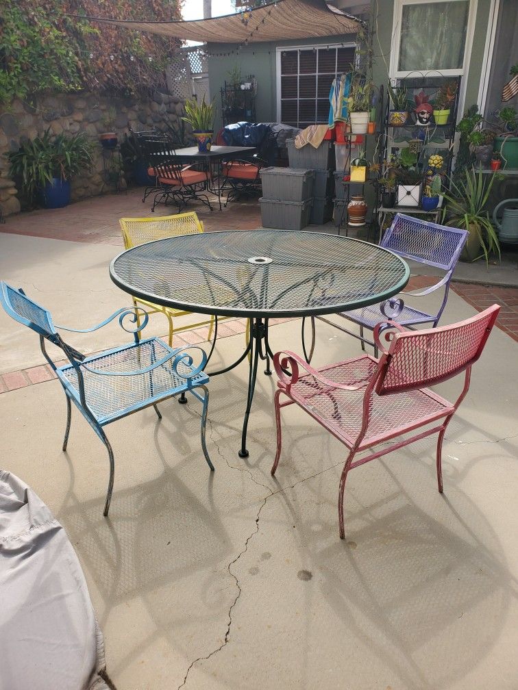Vintage Rustic Woodward Outdoor Wrought Iron Dining Set