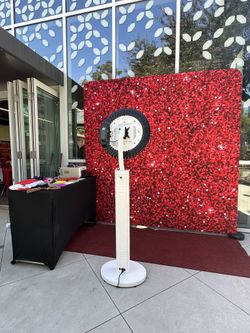 PHOTO BOOTH