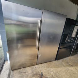 refrigerator and a freezer
Brand: FRIGIDAIRE