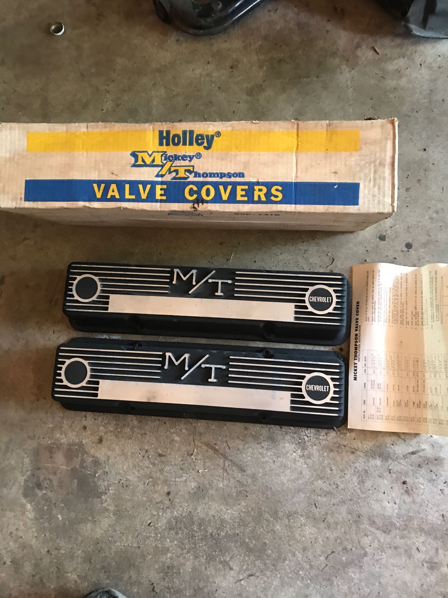 Mickey Thompson sbc valve covers