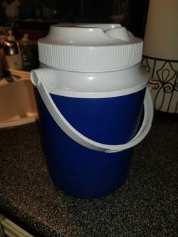 1/2 gallon portable water cooler with handle
