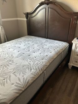 Queen bed no mattress