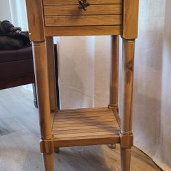 nightstand/ end table