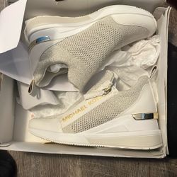 micheal kohrs willis metallic stretch knit trainer