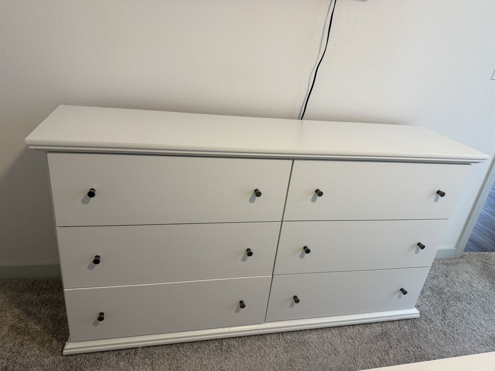 White 6 Chest Dresser