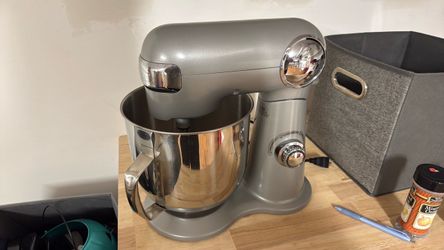 Cuisinart Stand Mixer with Stainless Steel Bowl