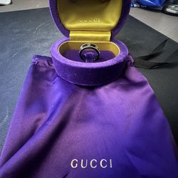 Gucci Ring (Icon 18k Ring with Interlocking G)